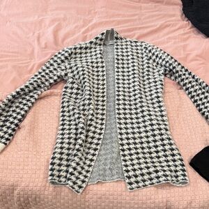 Cyrus Black & White Houndstooth Open-Front Cardigan